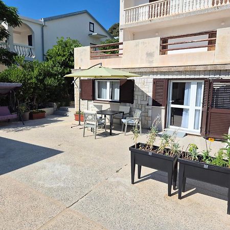 Apartments Marzic Đảo Pag Ngoại thất bức ảnh