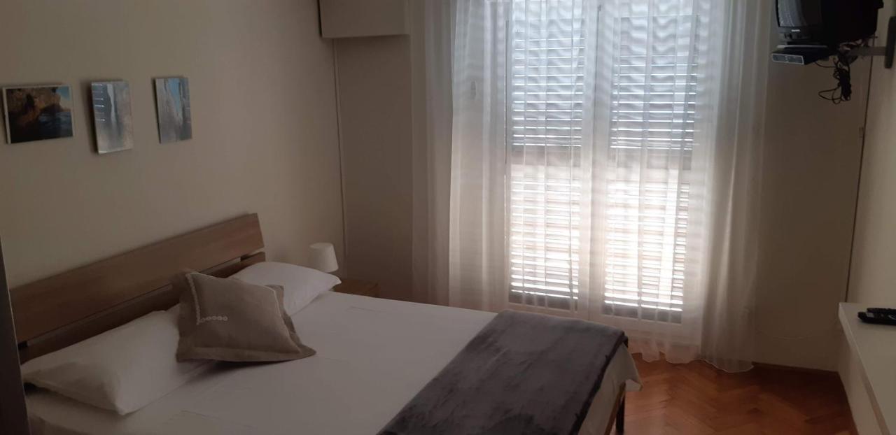 Apartments Marzic Đảo Pag Ngoại thất bức ảnh