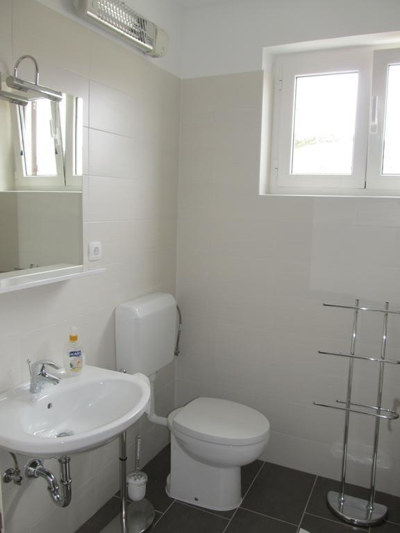 Apartments Marzic Đảo Pag Ngoại thất bức ảnh
