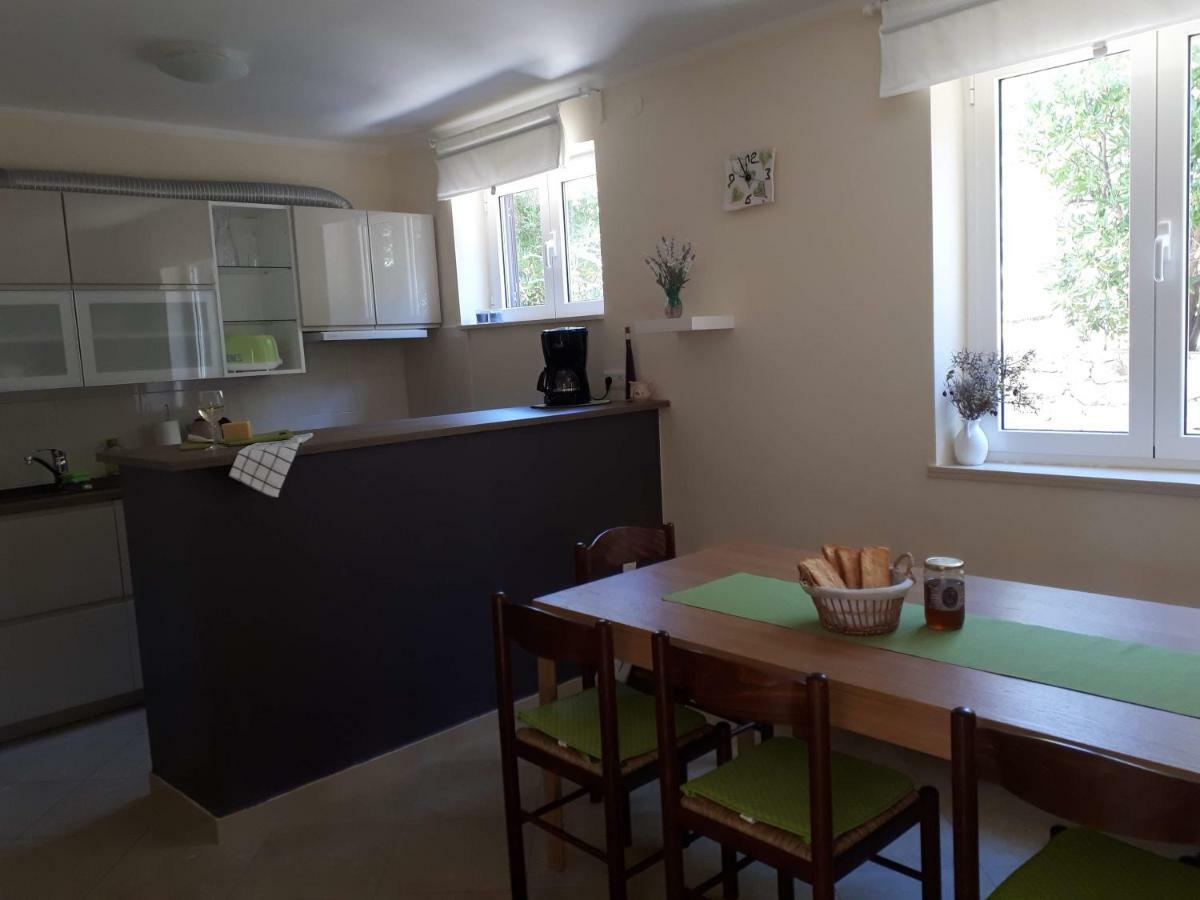 Apartments Marzic Đảo Pag Ngoại thất bức ảnh